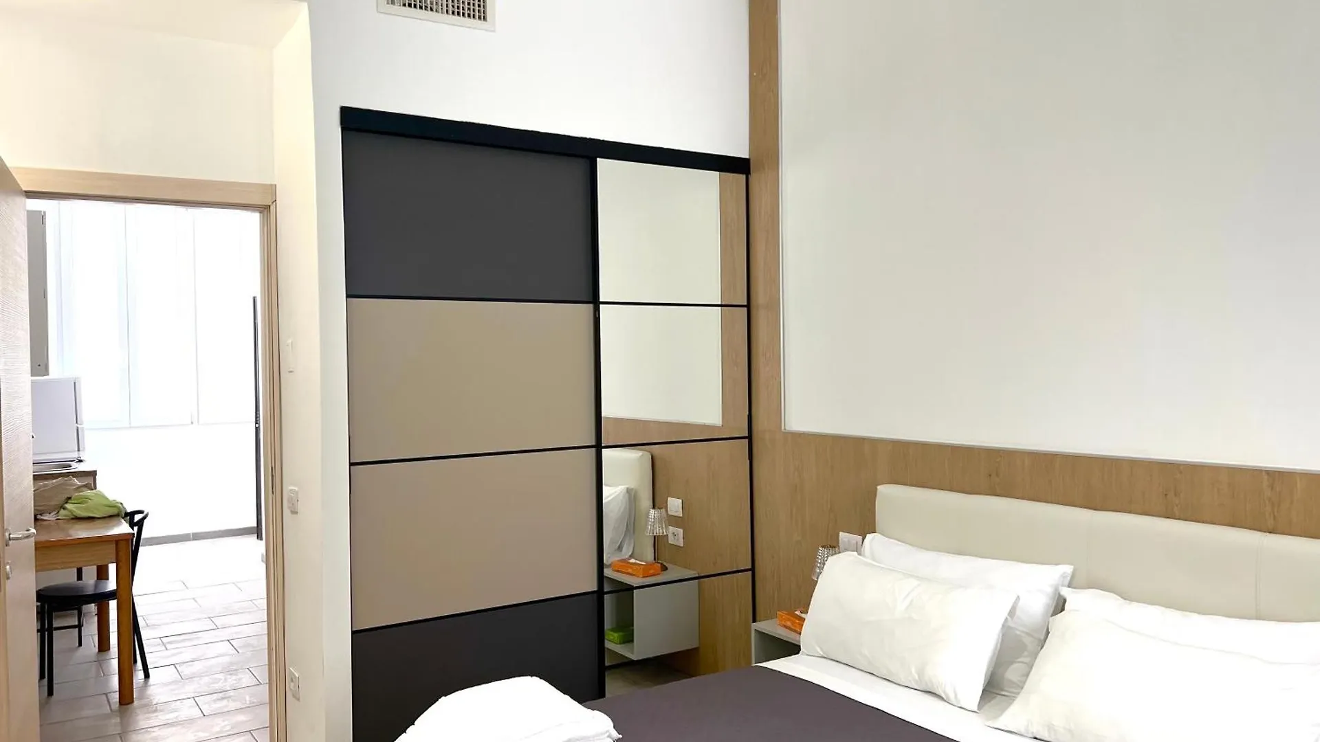 B&B Milancenisio 0*, Milan